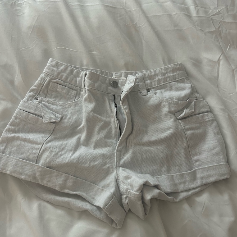 White pacsun shorts